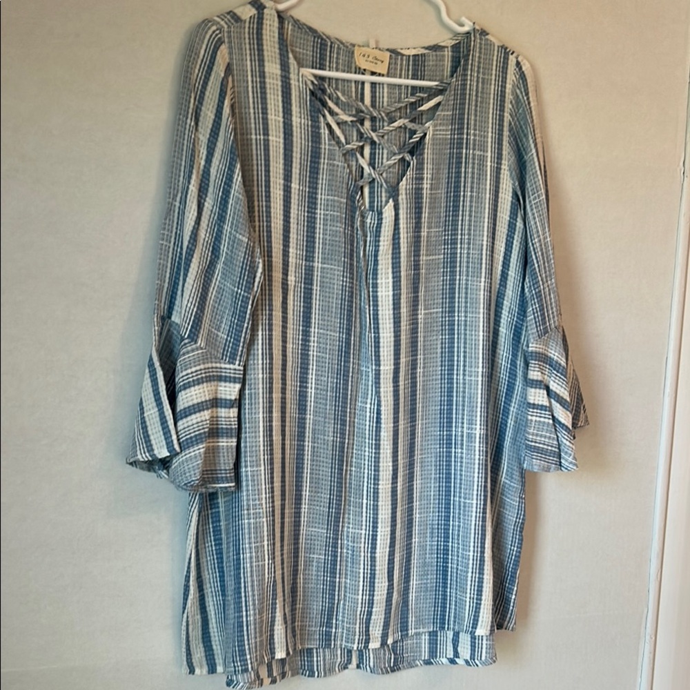 143 Story by Line Up Linen Blend V- Neck 3/4 Bell Sleeve Blue Stripe Tunic Sz L